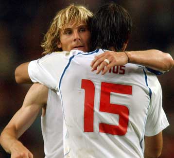 Σκέφτεται να σταματήσει το ποδόσφαιρο ο απογοητευμένος Νέντβεντ