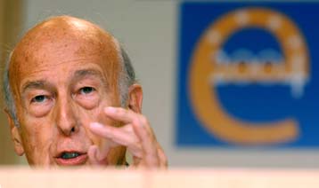 «Περίεργη» χαρακτηρίζει ο ΝτΕστέν τη δήλωση Μπους περί ένταξης της Τουρκίας στην ΕΕ