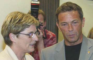 Στην προεδρία του Κόμματος των Ελευθέρων η αδελφή του Γεργκ Χάιντερ