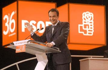 Πανηγυρική επανεκλογή Θαπατέρο στην ηγεσία του Σοσιαλιστικού Κόμματος Ισπανίας