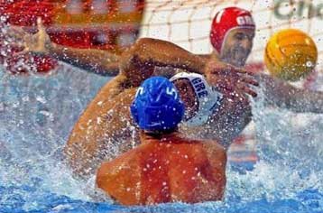 Η εθνική ανδρών κέρδισε 10-9 την Ισπανία και θέλει ακόμα μια νίκη για τη 2η θέση