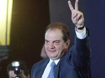 Κοντά στην εθνική μας στη Λισαβόνα ο πρωθυπουργός Κώστας Καραμανλής