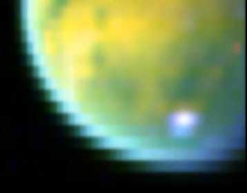 To Cassini βλέπει για πρώτη φορά την επιφάνεια του νεφελώδους Τιτάνα