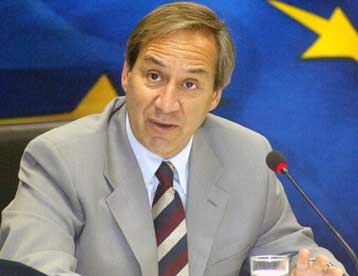 Χωρίς φόρους η μείωση του δημοσιονομικού ελλείμματος, διαβεβαιώνει ο Γ.Αλογοσκούφης