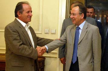 Αναπτυξιακός νόμος και ακρίβεια στο επίκεντρο συνάντησης Δ.Σιούφα με τη ΓΣΕΕ