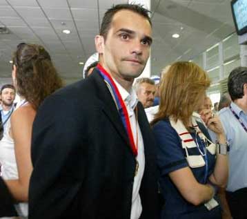 «Στρογγυλή τράπεζα» για το θέμα Καψή-Κινδυνεύει (ξανά) με νυστέρι ο Πατσατζόγλου