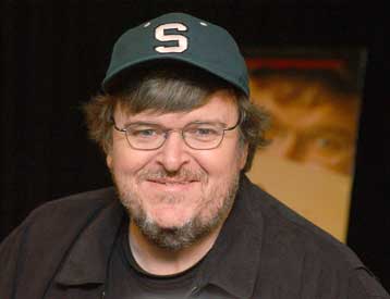 Σε αλλαγή συνειδήσεων από το «Fahrenheit 9/11» ελπίζει ο Μάικλ Μουρ