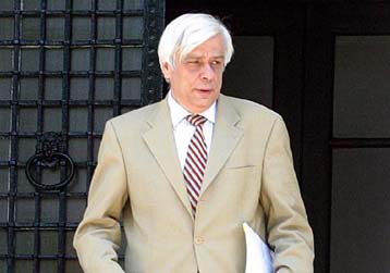 Εγκρίθηκε κατά πλειοψηφία από το ΣτΕ το Προεδρικό Διάταγμα για τους συμβασιούχους