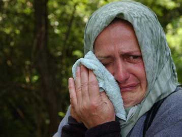 Χιλιάδες μουσουλμάνοι τίμησαν τη μνήμη των θυμάτων της Σρμπρένιτσα