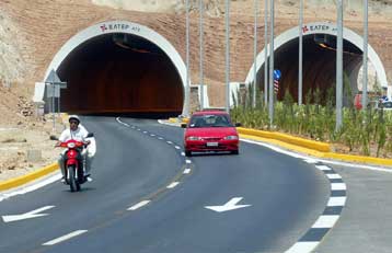 Παραδόθηκε στην κυκλοφορία η λεωφόρος Βάρης – Κορωπίου