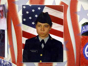 Αναβολή για τις 3 Αυγούστου στην ακροαματική διαδικασία κατά της Λίντι Ίνγκλαντ