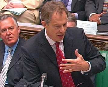 Υπεραμύνθηκε της εισβολής στο Ιράκ ο Τόνι Μπλερ