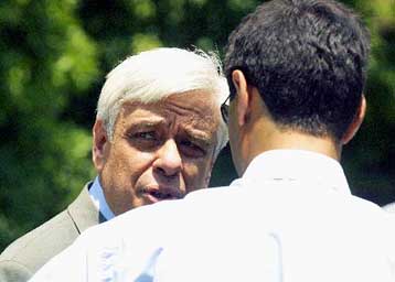 Στη Βουλή το νομοσχέδιο για αναβάθμιση του ΑΣΕΠ και ιεραρχία στο Δημόσιο