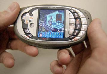 Αύξηση κερδών, πτώση πωλήσεων για τη Nokia το δεύτερο τρίμηνο