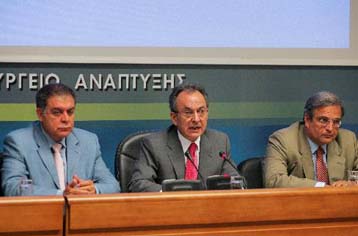 Ταχύτερα βήματα από την κυβέρνηση για την ανταγωνιστικότητα ζητούν οι επιχειρήσεις