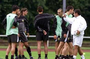 Έδωσαν τα χέρια Ντέμης-Σάντος, πρόταση από την Μαρσέιγ για τον Καψή