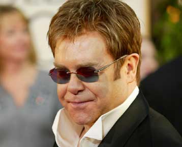 Οι καλλιτέχνες στις ΗΠΑ φοβούνται να μιλήσουν για το Ιράκ, διαμαρτύρεται ο Έλτον Τζον