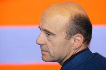 Παραιτήθηκε από την ηγεσία της γαλλικής Δεξιάς ο Αλέν Ζιπέ