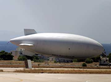 Αναβλήθηκε για την Τρίτη η πτήση του αερόπλοιου στον ουρανό της Αττικής