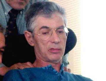 Αποχώρησε από την ιταλική κυβέρνηση ο ηγέτης της Λέγκας του Βορρά Ουμπέρτο Μπόσι