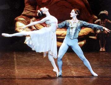 Αφιέρωμα σε Νουρέγιεφ και Μπαλανσίν στο Ηρώδειο από το Μπαλέτο της Σκάλας του Μιλάνου