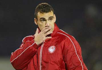 Προσφυγή κατά του Ολυμπιακού από τον Χούτο