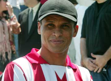 Για 2+1 χρόνια υπέγραψε ο Ριβάλντο, άλλα 15.000 διαρκείας ο Ολυμπιακός