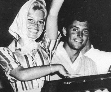 Πέθανε ο διάσημος Γάλλος ερμηνευτής Σασά Ντιστέλ