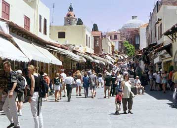 Χάθηκε και φέτος το στοίχημα του τουρισμού, διαπιστώνει ο αντιπρόεδρος του ΣΕΤΕ
