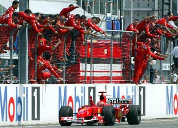 Ισοφάρισε το ρεκόρ του ο Σουμάχερ με 11η νίκη στο γερμανικό Grand Prix