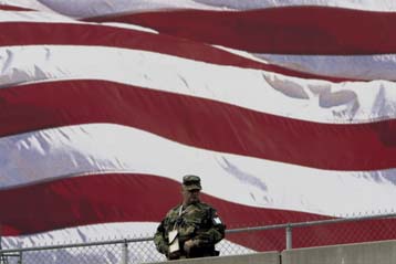 Υπό δρακόντεια μέτρα ασφαλείας αρχίζει το συνέδριο των Δημοκρατικών στη Βοστόνη