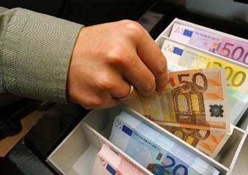 Διπλό φορολογικό κίνητρο για τον επαναπατρισμό κεφαλαίων