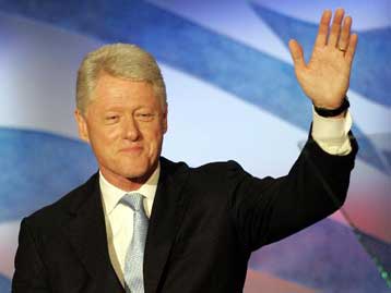 «Πιστός στρατιώτης» στη μάχη του Κέρι για την προεδρία, δήλωσε ο Μπ.Κλίντον