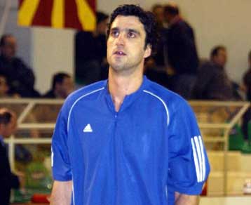 Στον Πανιώνιο συνεχίζει ο Νίκος Οικονόμου