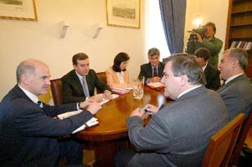 Διαμαρτύρεται το ΠΑΣΟΚ για την έκτακτη κατάθεση από την κυβέρνηση 11 τροπολογιών