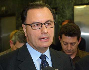 Υπό όρους η μονιμοποίηση των συμβασιούχων των ΔΕΚΟ και του ιδιωτικού τομέα