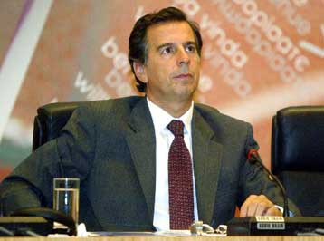 Το νέο «πρόσωπο» των αστικών συγκοινωνιών της Αθήνας παρουσίασε ο Μιχάλης Λιάπης