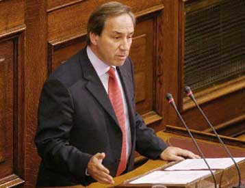 Ψήφος από τη ΝΔ, πυρά από την αντιπολίτευση στον επαναπατρισμό κεφαλαίων