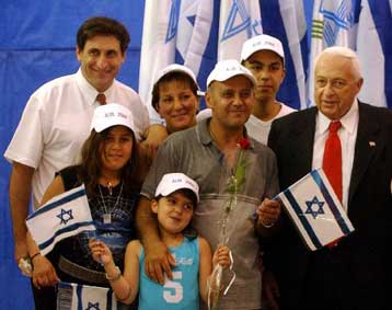 Εξηγήσεις από Σαρόν στη Γαλλία για τα περί αντισημιτισμού