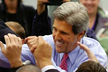 Έλαβε το χρίσμα των Δημοκρατικών ο Τζον Κέρι