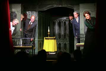 Τις 15.000 παραστάσεις έφτασε η «Φαλακρή Τραγουδίστρια» του Ιονέσκο στο Παρίσι