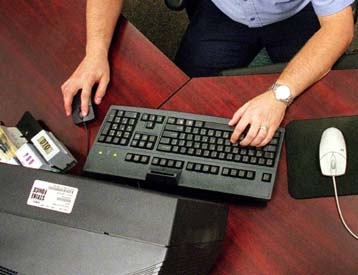 Σε έναν χάκερ αποδίδεται το 70% των  ιώσεων σε υπολογιστές το 2004