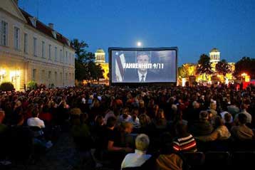 Ενθουσιασμένοι οι Κουβανοί από το «Fahrenheit 9/11»