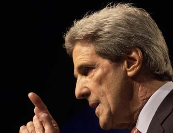 Μπους και Κέρι ρίχνονται στην τελική μάχη για την κατάκτηση του Λευκού Οίκου