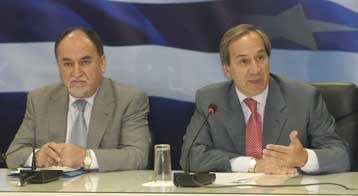 Την αναβολή του ΦΠΑ στα ακίνητα και των ΔΛΠ στις επιχειρήσεις προωθεί η κυβέρνηση