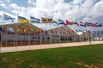 Γεμίζει το Ολυμπιακό χωριό από ελληνικές και ξένες αποστολές