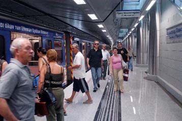 Διευρύνεται το ωράριο λειτουργίας του μετρό από 8 έως 29 Αυγούστου