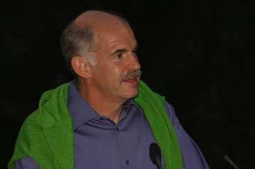 Με πνευμονία εισήχθη στο Αττικό Νοσοκομείο ο Γιώργος Παπανδρέου