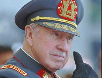 «Φρένο» του Εφετείου της Χιλής στον έλεγχο των οικονομικών του δικτάτορα Πινοτσέτ