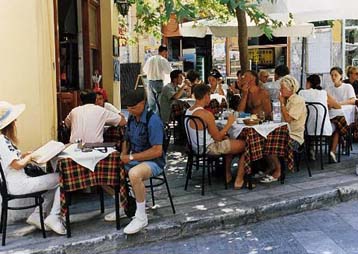 Μια στις δύο επιχειρήσεις εστίασης και αναψυχής παραβαίνει την αγορανομική νομοθεσία